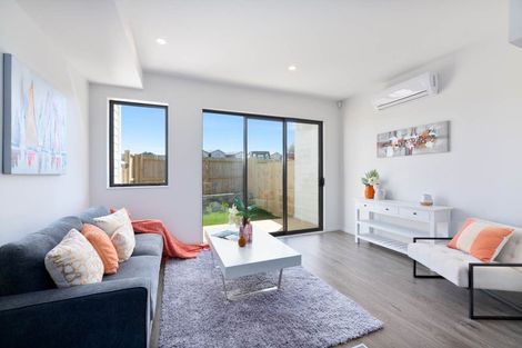 Photo of property in 2/10 Becker Drive, Weymouth, Auckland, 2103