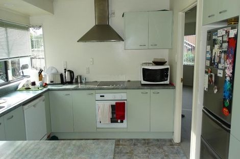 Photo of property in 1 San Fernando Way, Henderson, Auckland, 0612