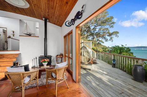 Photo of property in 417 Leigh Road, Whangateau, 0985