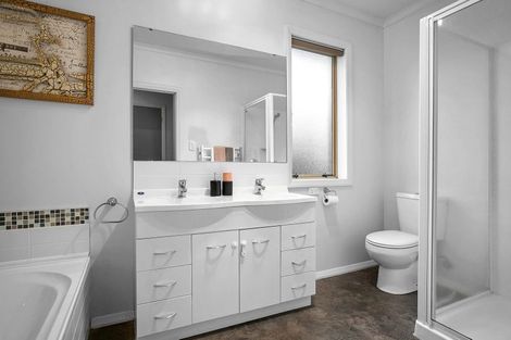 Photo of property in 50 Williams Street, Cambridge, 3434