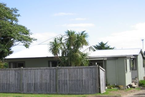 Photo of property in 13 Drome View Place, Beach Haven, Auckland, 0626