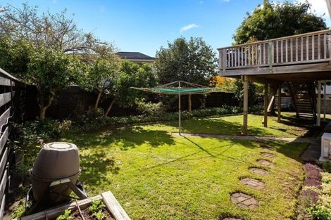 Photo of property in 17 Balliol Drive, Tawa, Wellington, 5028