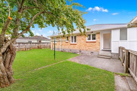 Photo of property in 66a Sutton Crescent, Papakura, 2110