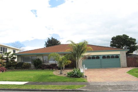 Photo of property in 15 Endeavour Avenue, Welcome Bay, Tauranga, 3112