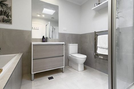 Photo of property in 70 Manutewhau Road, Massey, Auckland, 0614