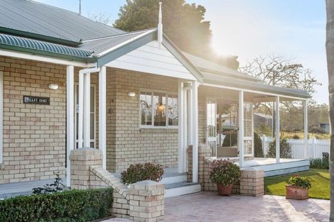 Photo of property in 154 Awa Road, Kumeu, 0891