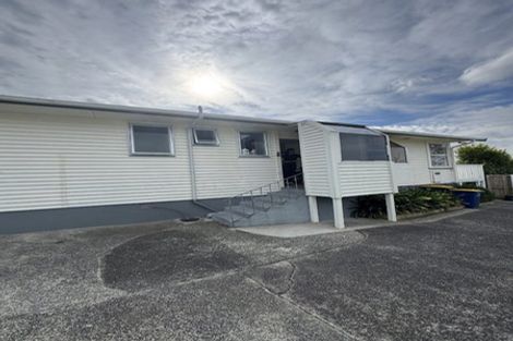 Photo of property in 12 Blue Way, Glendene, Auckland, 0602