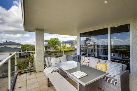 Photo of property in 76a Churchill Drive, Taradale, Napier, 4112