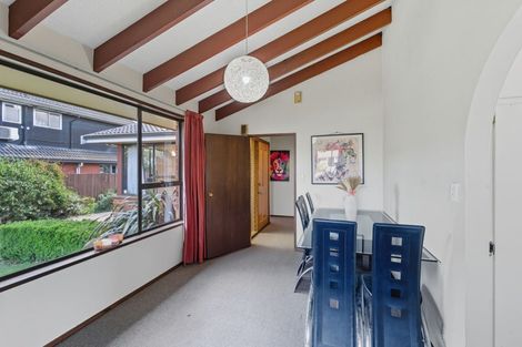 Photo of property in 12 Harkness Place, Avonhead, Christchurch, 8042