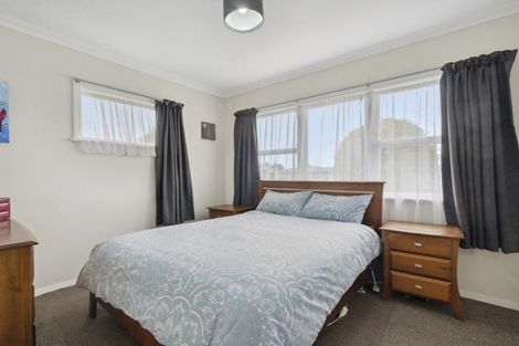 Photo of property in 2 Selwyn Street, Levin, 5510