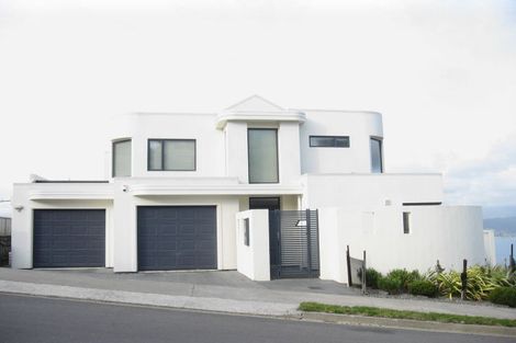 Photo of property in 47 Tamworth Crescent, Newlands, Wellington, 6037