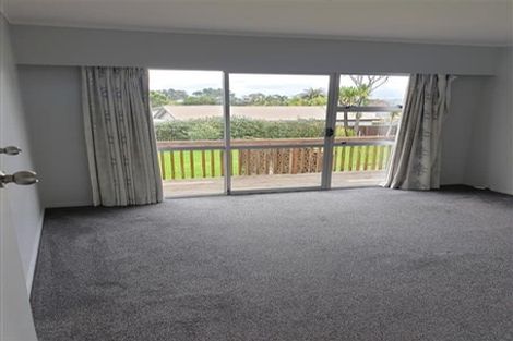 Photo of property in 92 Te Atatu Road, Te Atatu South, Auckland, 0610