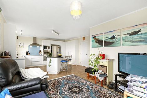 Photo of property in 78 Victory Crescent, Tawa, Wellington, 5028