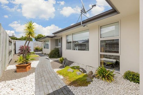 Photo of property in 11 Monaco Grove, Fitzherbert, Palmerston North, 4410