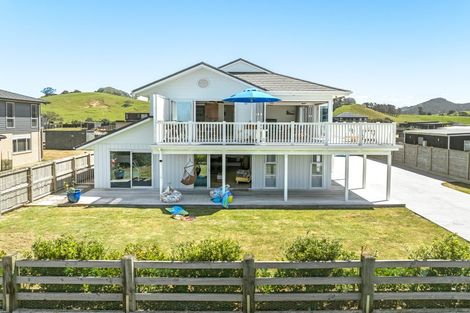 Photo of property in 3 Christie Close, Pataua North, Parua Bay, 0175