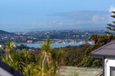 Photo of property in 1/20 Tui Glen Road, Birkenhead, Auckland, 0626