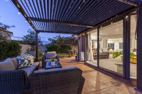 Photo of property in 68 Guildford Drive, Paraparaumu, 5032