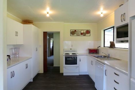 Photo of property in 2050 Rings Road, Coromandel, 3506