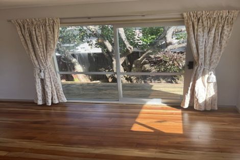 Photo of property in 1/24 Hillcrest Avenue, Hillcrest, Auckland, 0627