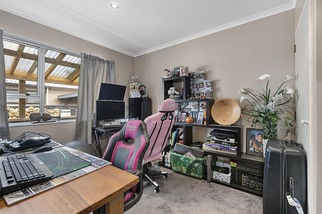 Photo of property in 55 Gemstone Drive, Birchville, Upper Hutt, 5018