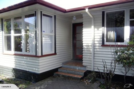 Photo of property in 15 Tawa Street, Tawa, Wellington, 5028