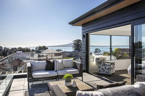 Photo of property in 2 Ronaki Road, Mission Bay, Auckland, 1071