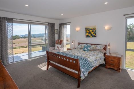 Photo of property in 601 Cable Bay Block Road, Cable Bay, 0420