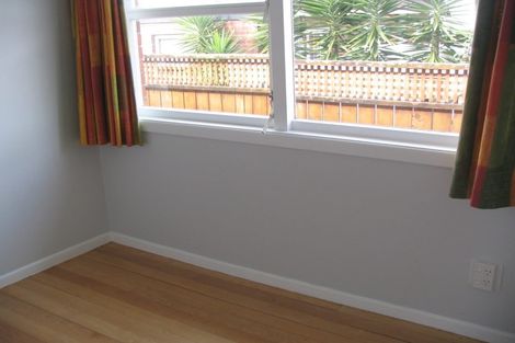 Photo of property in 28-30 Lake Pupuke Drive, Takapuna, Auckland, 0622