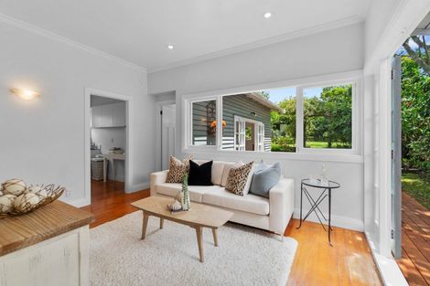 Photo of property in 15 Duders Avenue, Devonport, Auckland, 0624