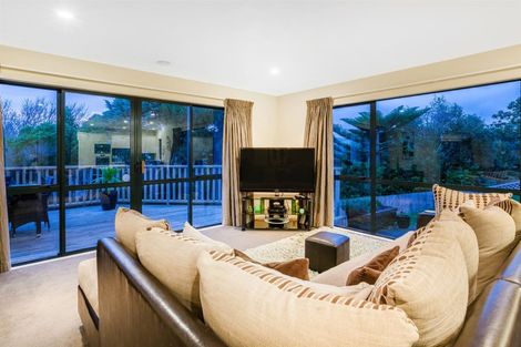 Photo of property in 22 Lanyon Place, Whitby, Porirua, 5024