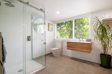 Photo of property in 61 Hanlon Crescent, Narrow Neck, Auckland, 0624
