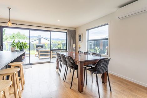 Photo of property in 44 Stratford Drive, Mount Pisa, Cromwell, 9383