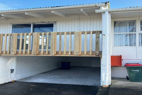 Photo of property in 81 Pupuke Road, Northcote, Auckland, 0627