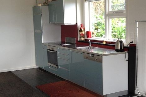 Photo of property in 1a Clive Road, Khandallah, Wellington, 6035