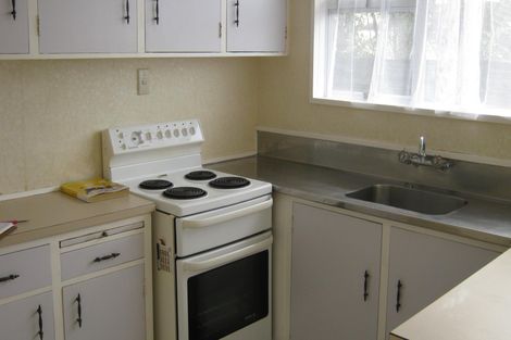 Photo of property in 38 Kimberley Grove, Westbrook, Palmerston North, 4412