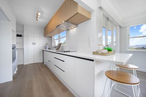 Photo of property in 20 Waione Avenue, Te Atatu Peninsula, Auckland, 0610