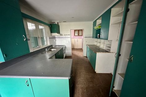 Photo of property in 42 Russell Road, Manurewa, Auckland, 2102