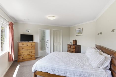 Photo of property in 10 Metzenthin Close, Raumati South, Paraparaumu, 5032