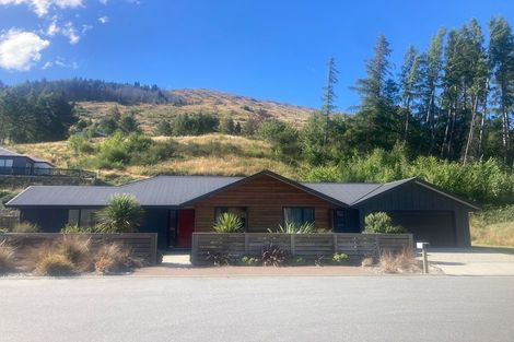 Photo of property in 10 Morepork Way, Arthurs Point, Queenstown, 9371