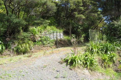 Photo of property in 111 Seaview Road, Piha, 0772