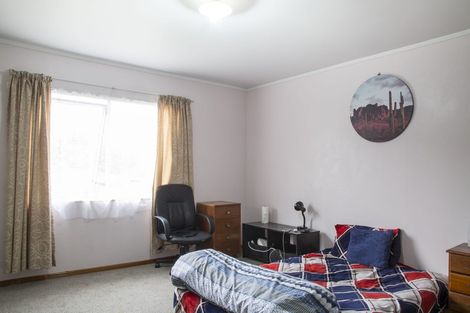 Photo of property in 1/39 Woodcote Drive, Glenfield, Auckland, 0629