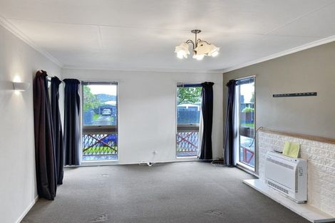 Photo of property in 71 Kaimanawa Street, Kelvin Grove, Palmerston North, 4414