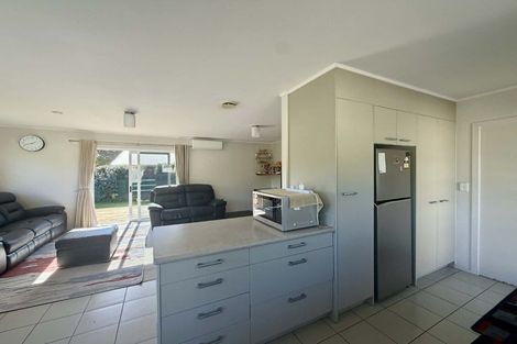 Photo of property in 17 Heaphy Street, Westown, New Plymouth, 4310