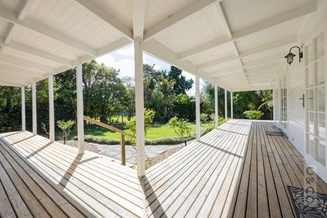 Photo of property in 11 Taupaki Road, Taupaki, 0782