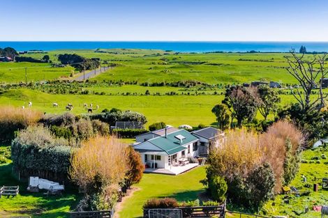 Photo of property in 189 Namu Road, Opunake, 4681