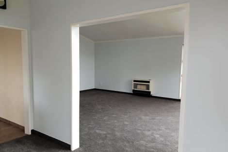 Photo of property in 38 Kimberley Grove, Westbrook, Palmerston North, 4412