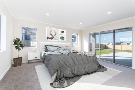 Photo of property in 18 Leebank Crescent, Riverhead, 0820