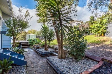 Photo of property in 8 Arde Place, Massey, Auckland, 0614