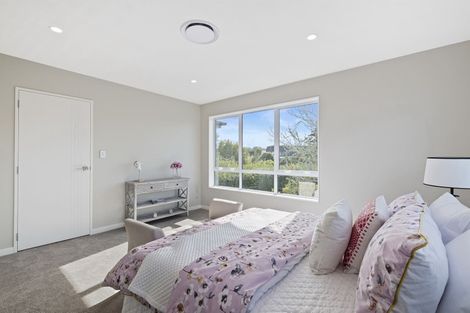 Photo of property in 538a Glenfield Road, Glenfield, Auckland, 0629