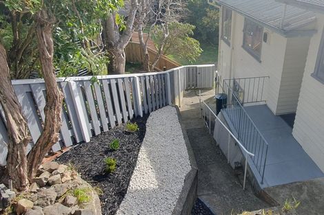 Photo of property in 10 Kamla Way, Khandallah, Wellington, 6035